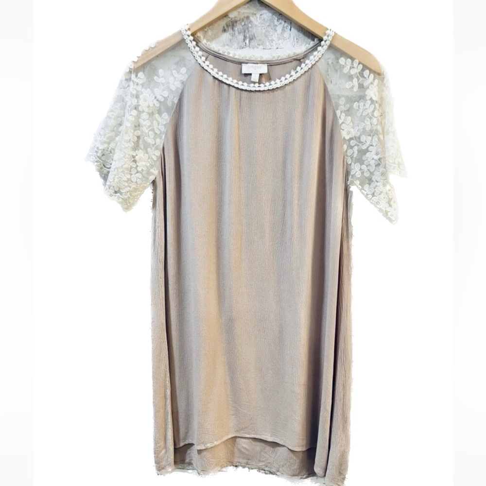 Umgee swing dress size small, or long tunic with beautiful lace sleeves